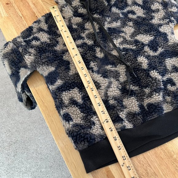 Z by Zella Urban Camo Print Faux Shearling Fleece Pullover Teddy Hoodie Size XS - Picture 12 of 13